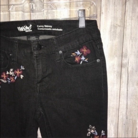 Mossimo Floral Embroidered Skinny High Rise - Picture 3 of 6